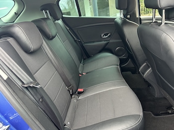 Used Renault Megane 2015 for sale - 77675723: Photo