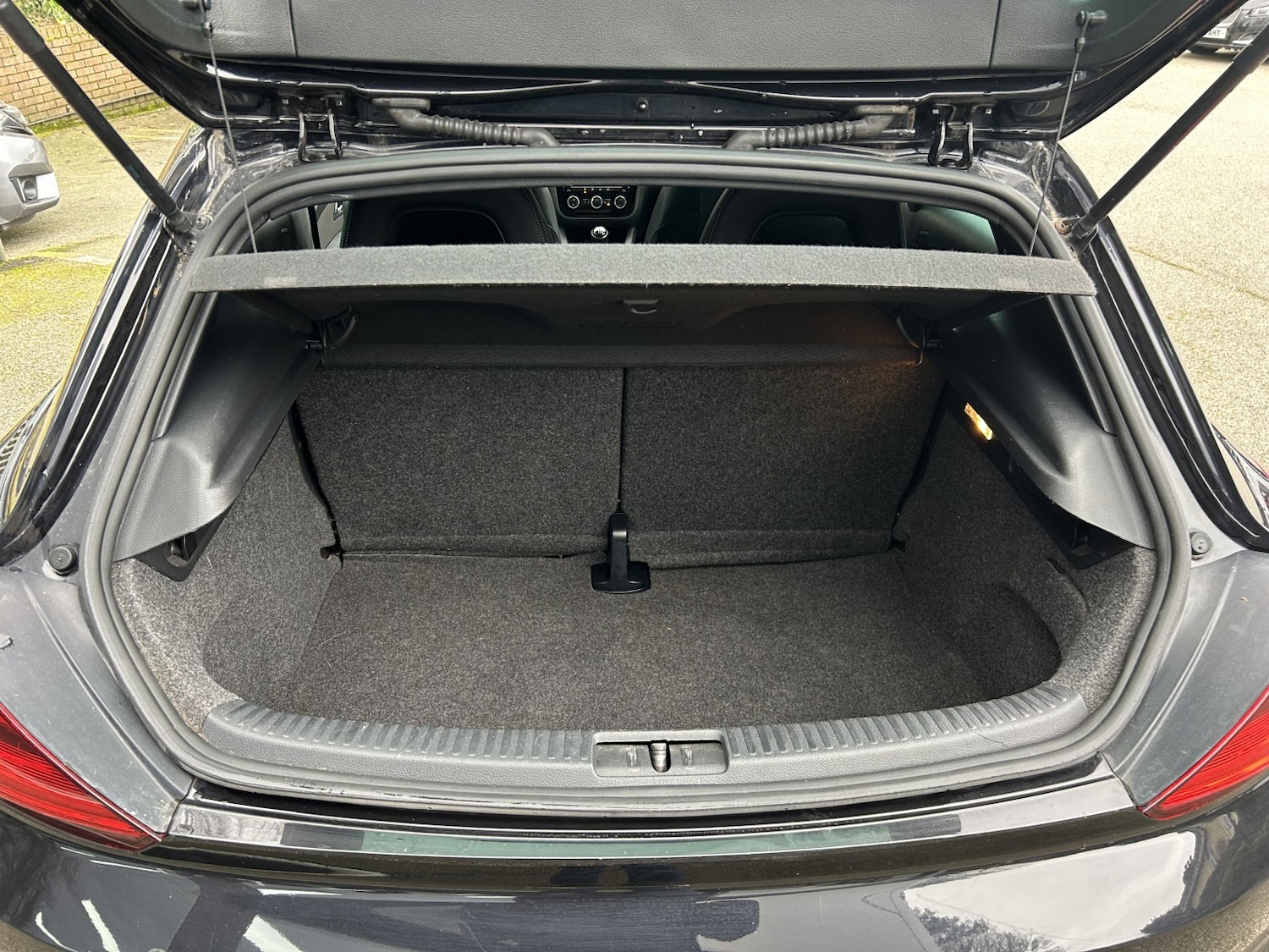 Used Volkswagen Scirocco 2017 for sale - 77781711: Photo 13