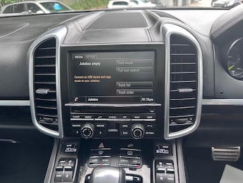 Used Porsche Cayenne 2016 for sale - 79047799: Photo