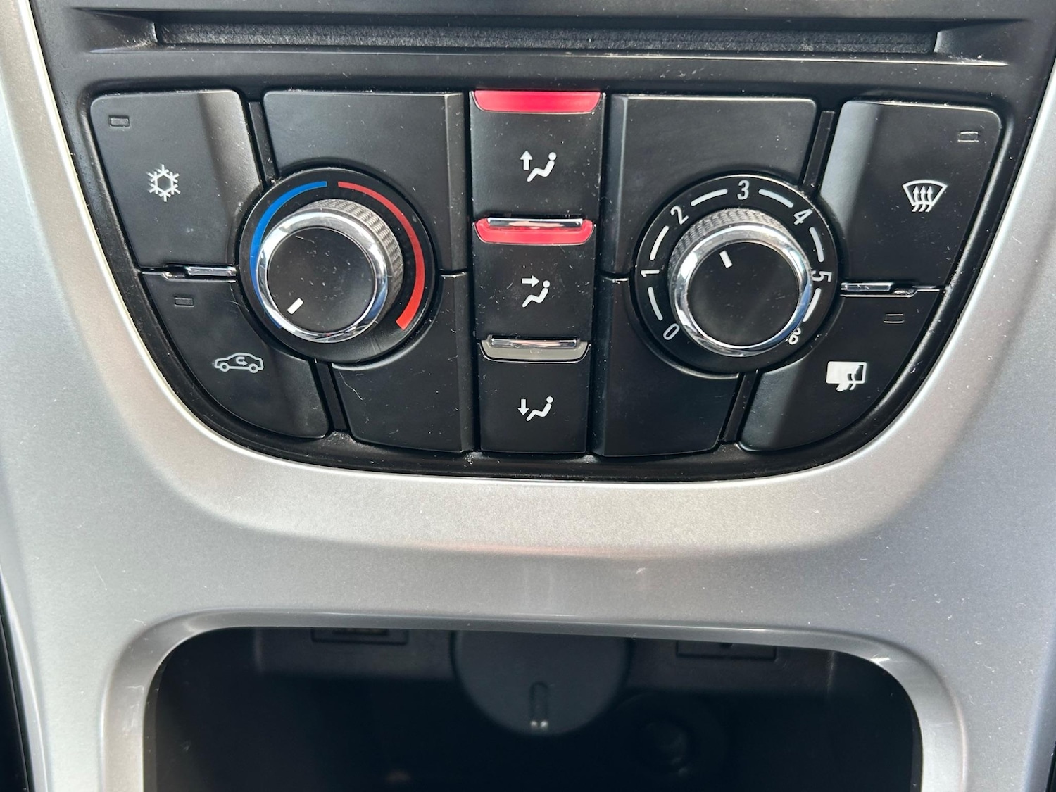 Used Vauxhall Astra for sale - 76991293: Photo 5