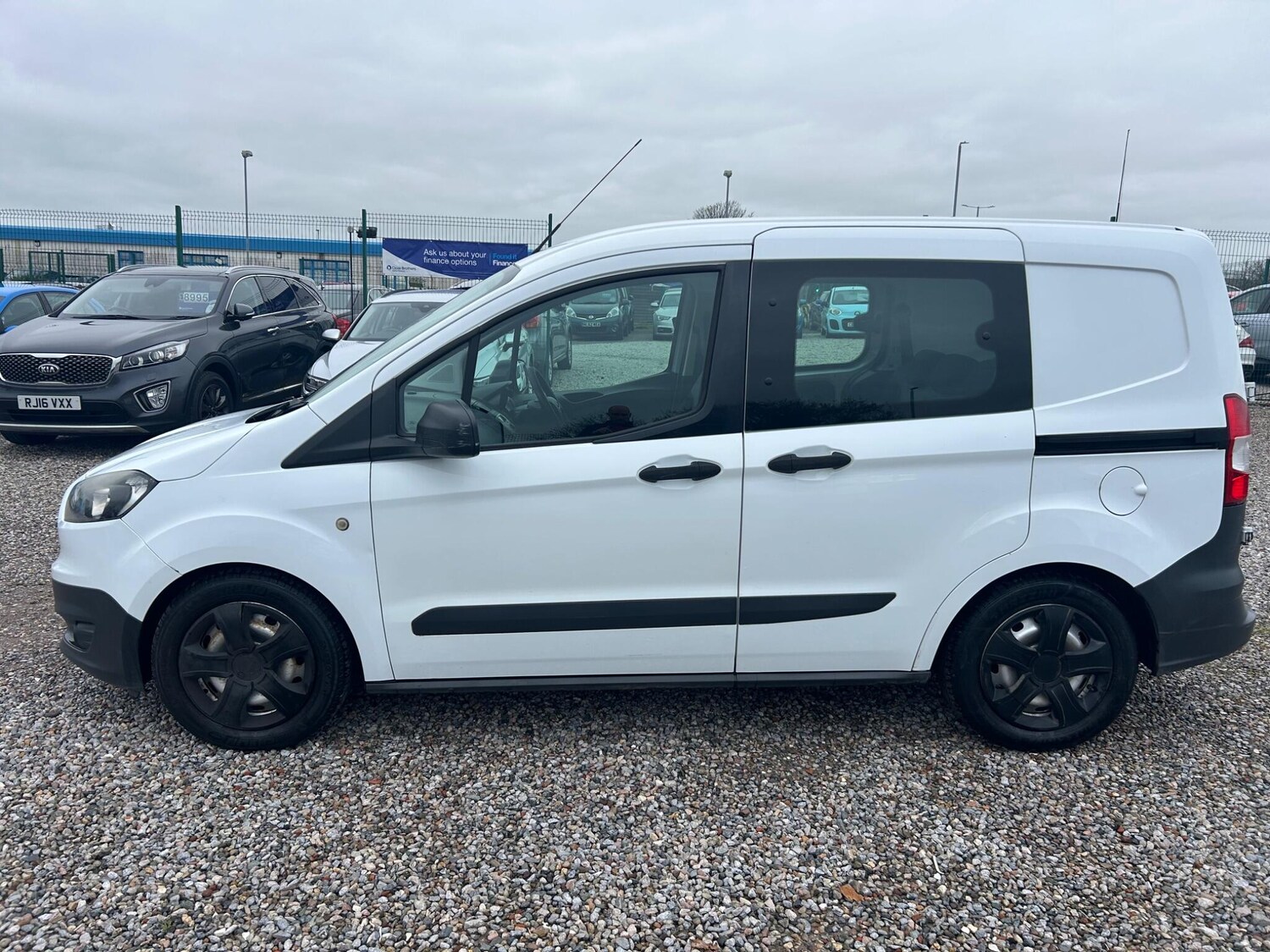Used Ford Transit Courier 2017 for sale - 76689773: Photo 11