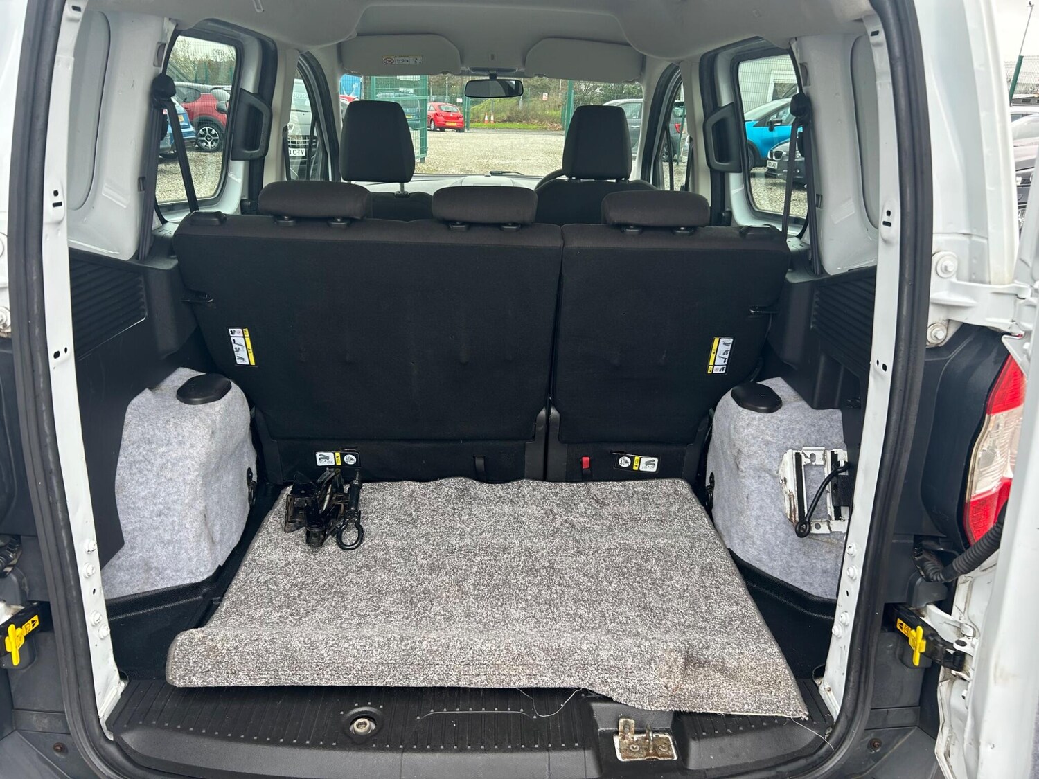 Used Ford Transit Courier 2017 for sale - 76689773: Photo 14