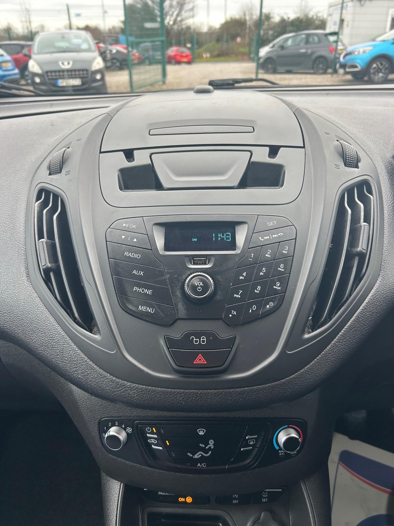 Used Ford Transit Courier 2017 for sale - 76689773: Photo 5