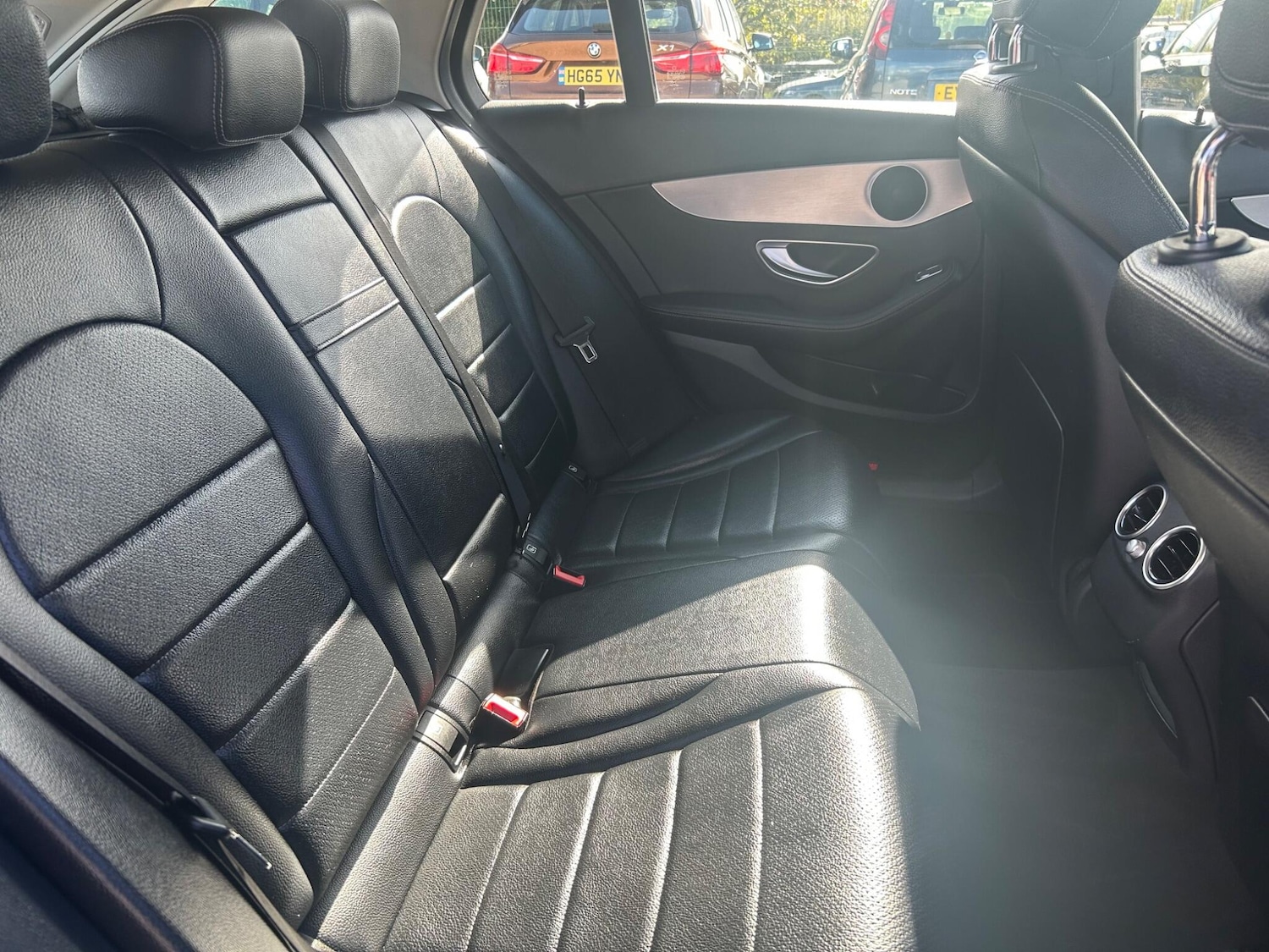 Used Mercedes-Benz C Class 2016 for sale - 76987950: Photo 3