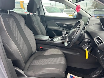 Used Peugeot 3008 2018 for sale - 76550829: Photo