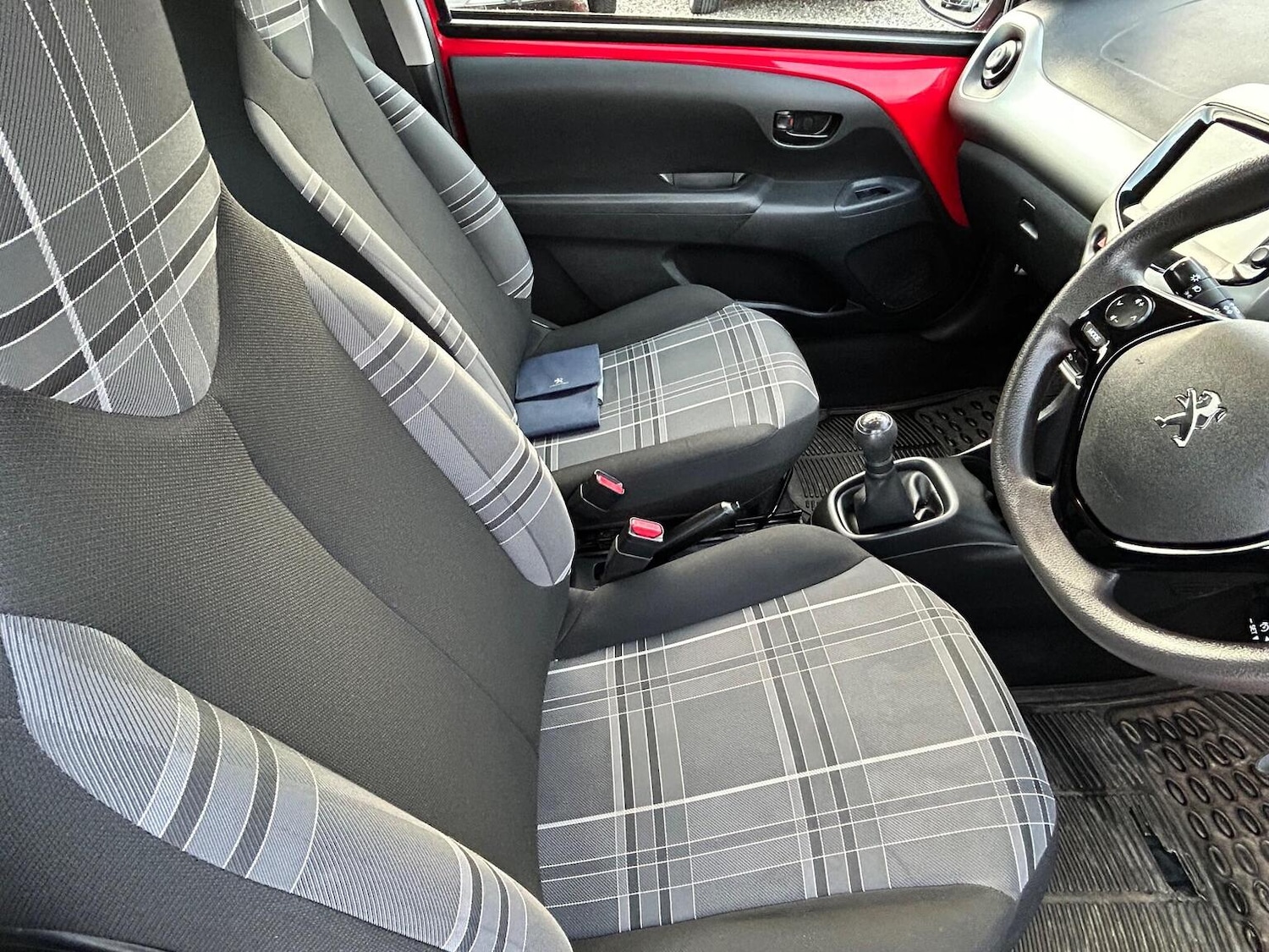 Used Peugeot 108 2017 for sale - 77516221: Photo 2