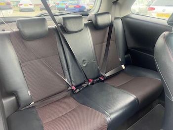 Used Toyota Yaris 2012 for sale - 76613136: Photo