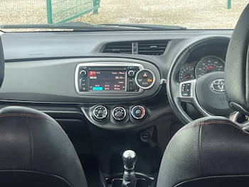 Used Toyota Yaris 2012 for sale - 76613136: Photo