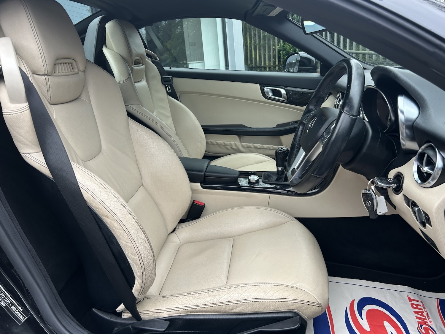 Used Mercedes-Benz SLK 2011 for sale - 77516209: Photo 2