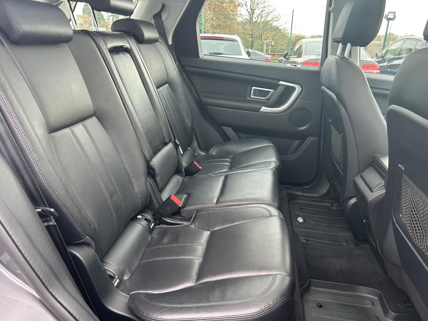 Used Land Rover Discovery Sport 2016 for sale - 76485068: Photo 3