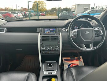 Used Land Rover Discovery Sport 2016 for sale - 76485068: Photo