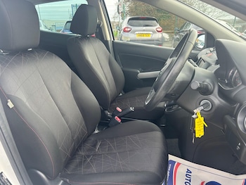 Used Mazda Mazda2 2013 for sale - 76360280: Photo