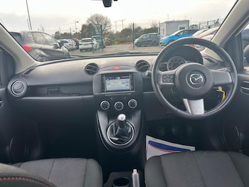 Used Mazda Mazda2 2013 for sale - 76360280: Photo