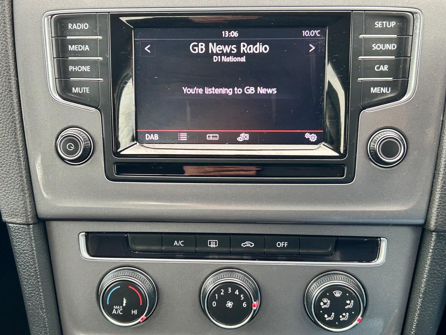 Used Volkswagen Golf 2014 for sale - 76201260: Photo 5