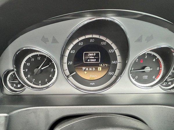 Used Mercedes-Benz E-Class 2012 for sale - 74788832: Photo 4