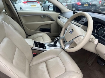 Used Volvo V70 2014 for sale - 75458936: Photo
