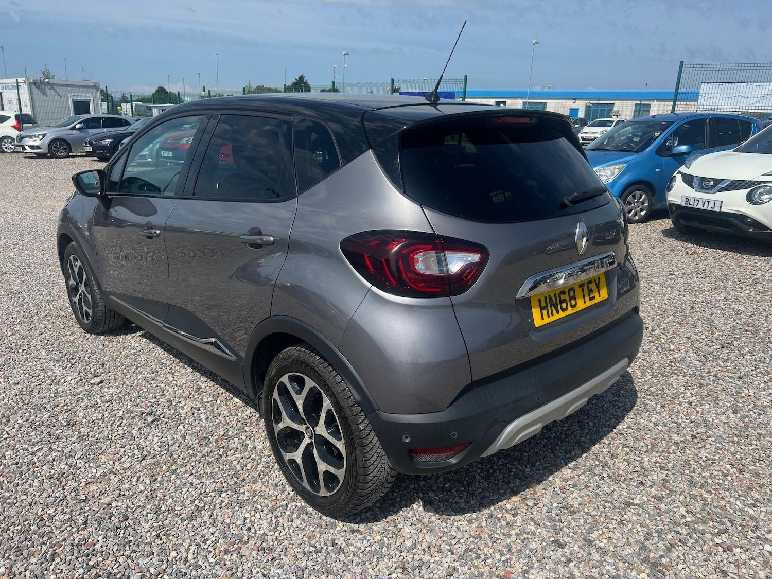 Used Renault Captur 2018 for sale - 76991744: Photo 12