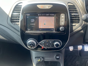 Used Renault Captur 2018 for sale - 76991744: Photo
