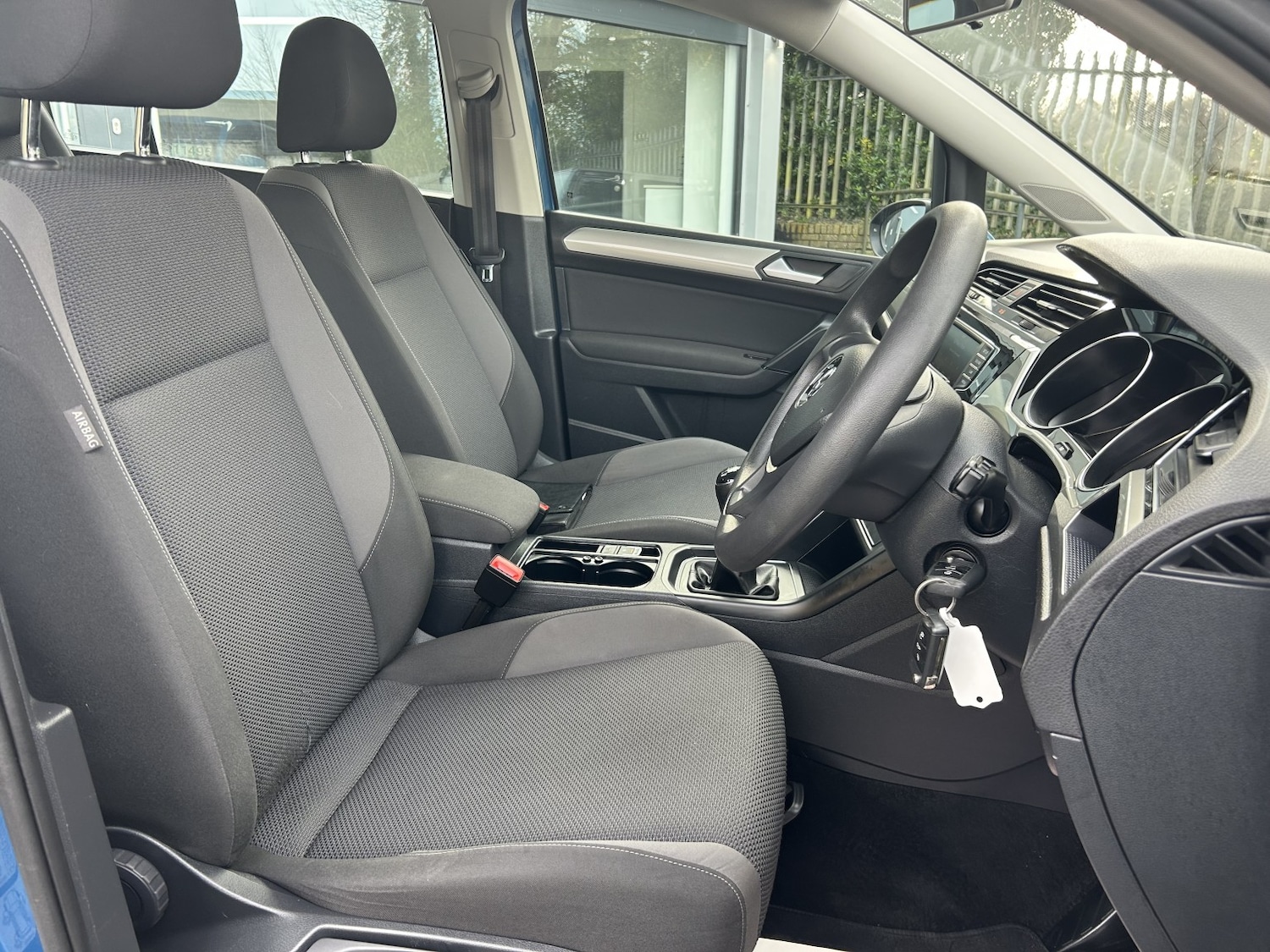 Used Volkswagen Touran 2017 for sale - 77516246: Photo 2