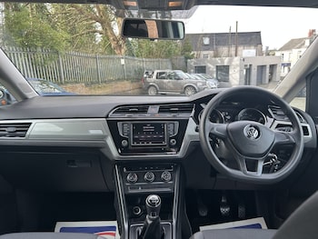 Used Volkswagen Touran 2017 for sale - 77516246: Photo