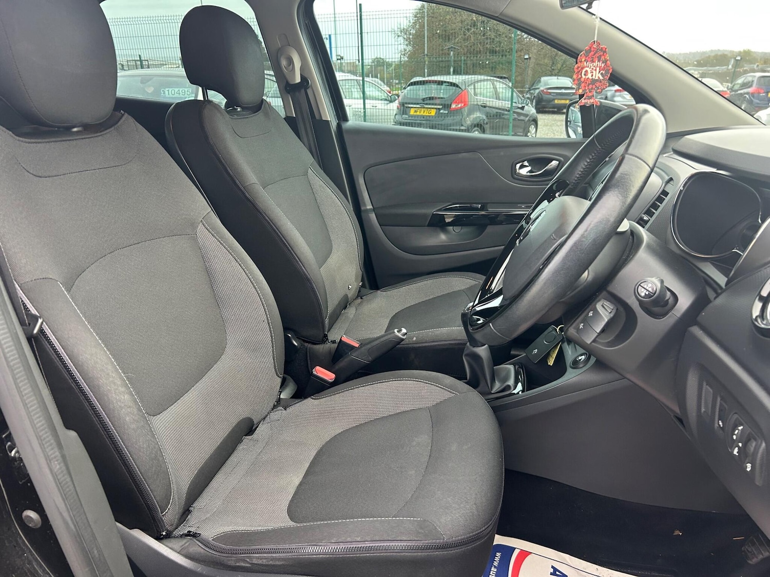 Used Renault Captur 2014 for sale - 76994052: Photo 2