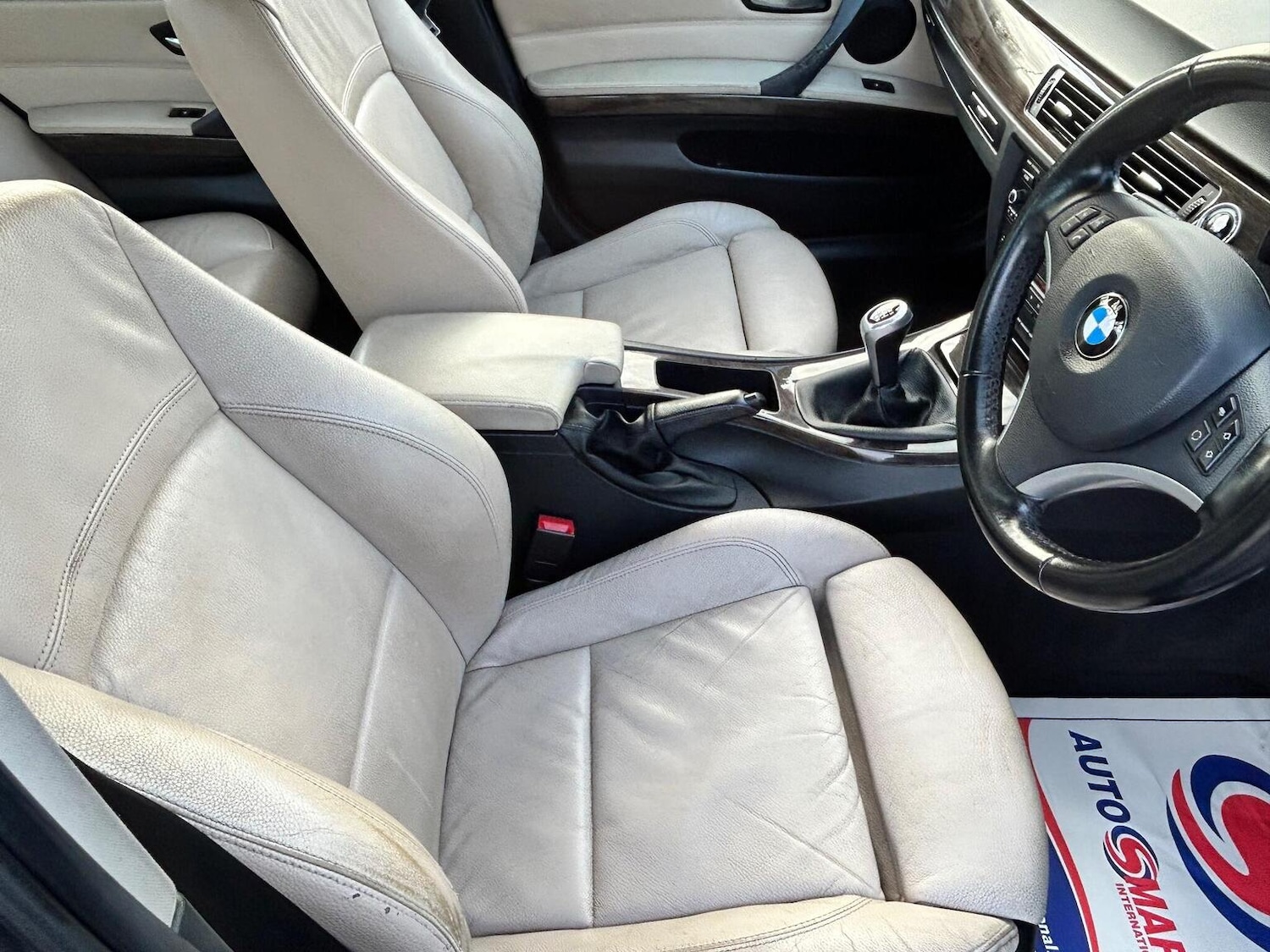 Used BMW 3 Series 2011 for sale - 77516252: Photo 2