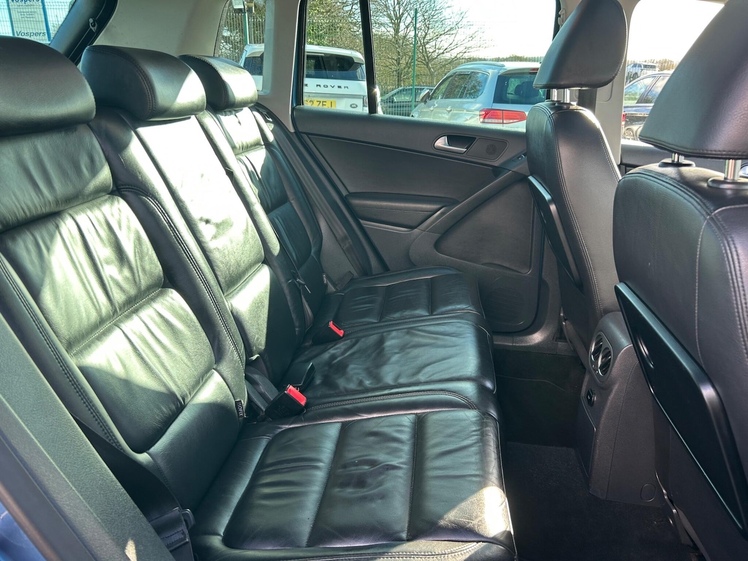 Used Volkswagen Tiguan 2011 for sale - 76612803: Photo 3