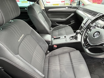 Used Volkswagen Passat 2016 for sale - 76988987: Photo