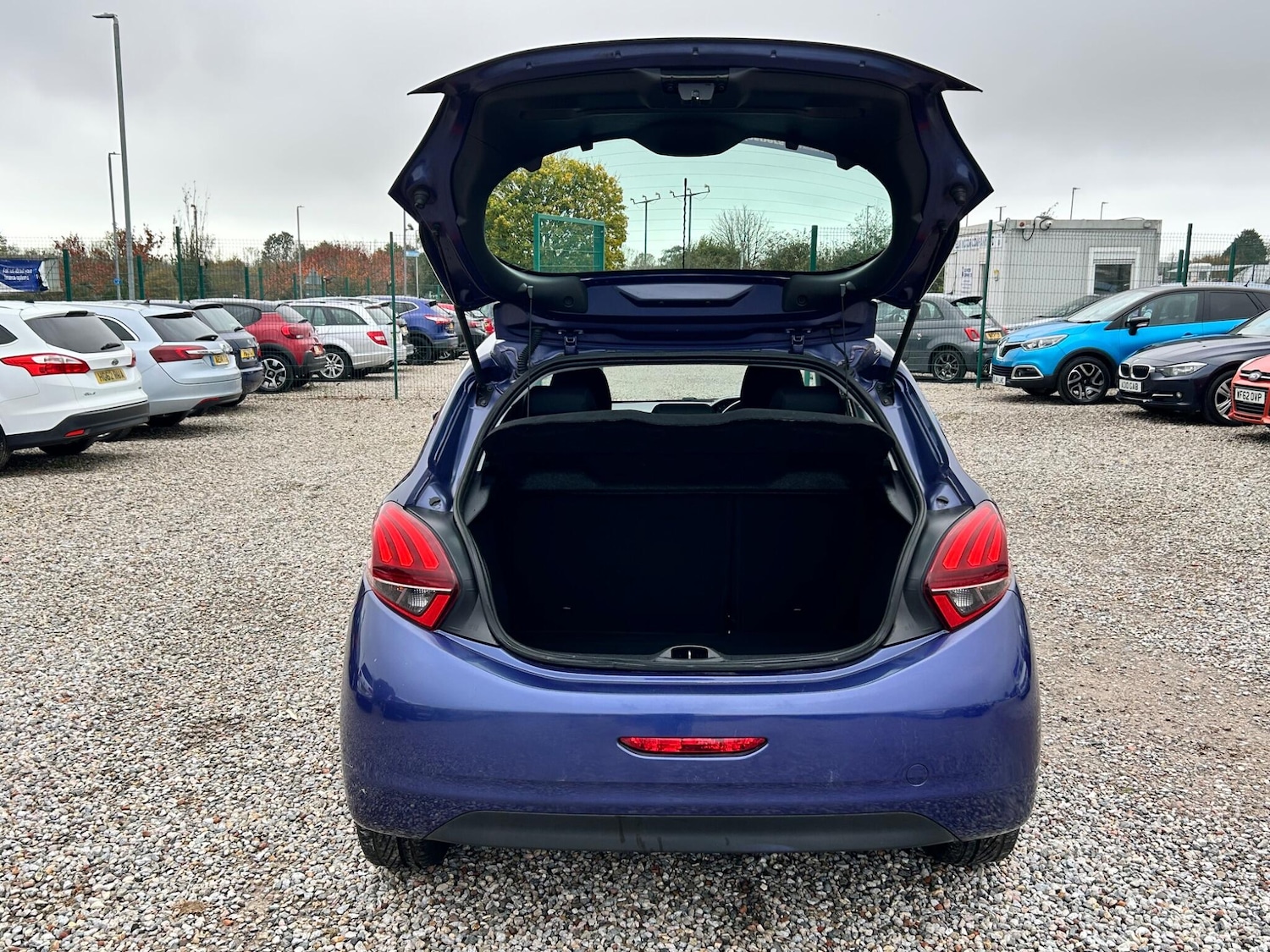 Used Peugeot 208 2016 for sale - 76408955: Photo 16