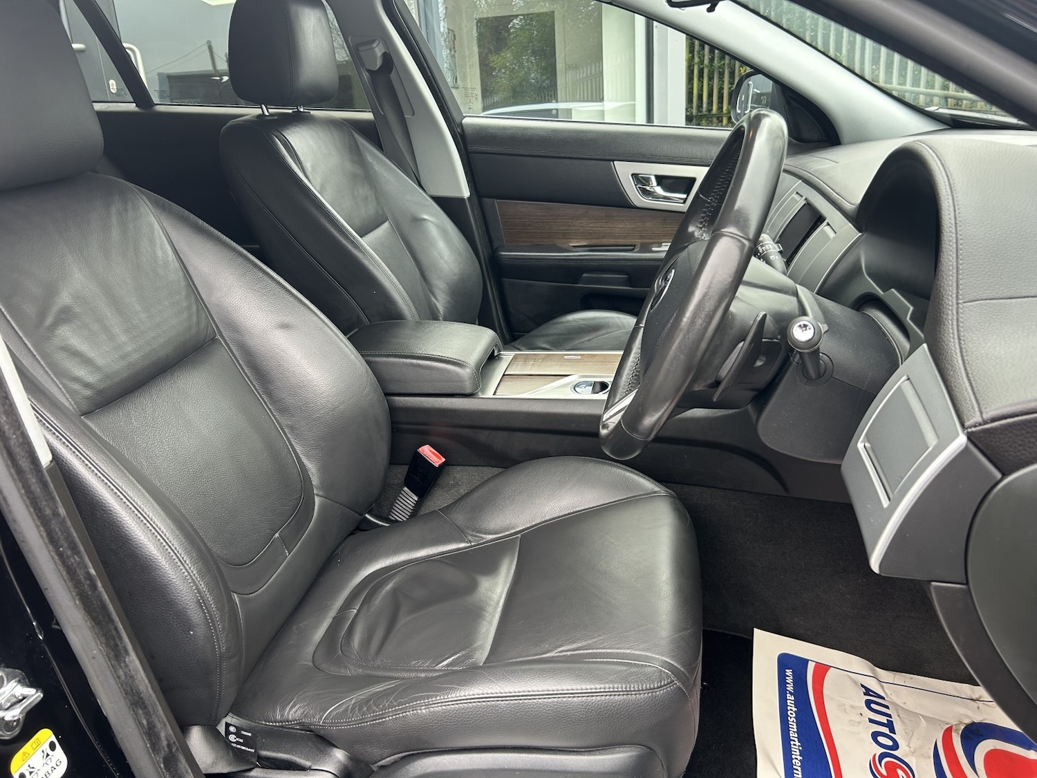 Used Jaguar XF 2014 for sale - 77516219: Photo 2