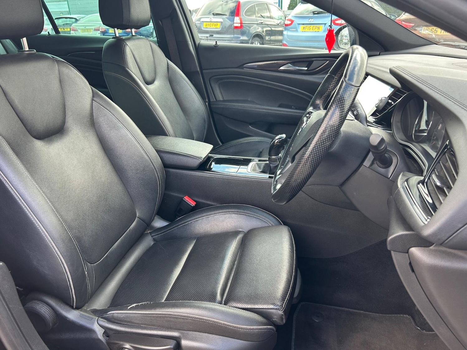 Used Vauxhall Insignia 2017 for sale - 75768724: Photo 2