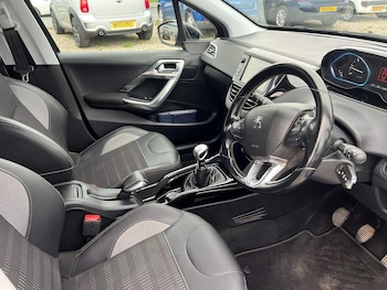 Used Peugeot 2008 2018 for sale - 77516249: Photo