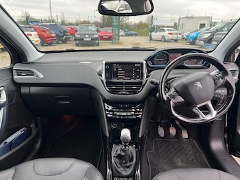 Used Peugeot 2008 2018 for sale - 77516249: Photo