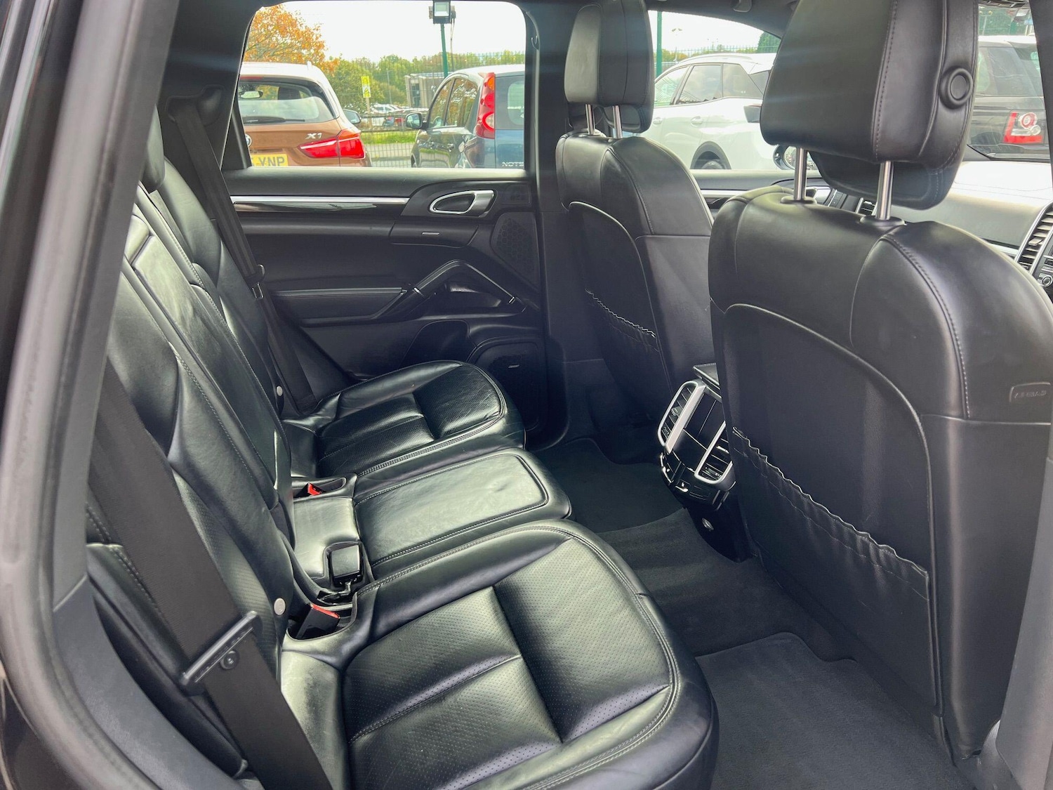 Used Porsche Cayenne 2016 for sale - 76246631: Photo 3