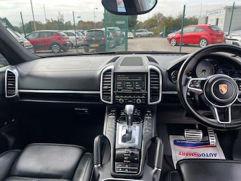 Used Porsche Cayenne 2016 for sale - 76246631: Photo 4