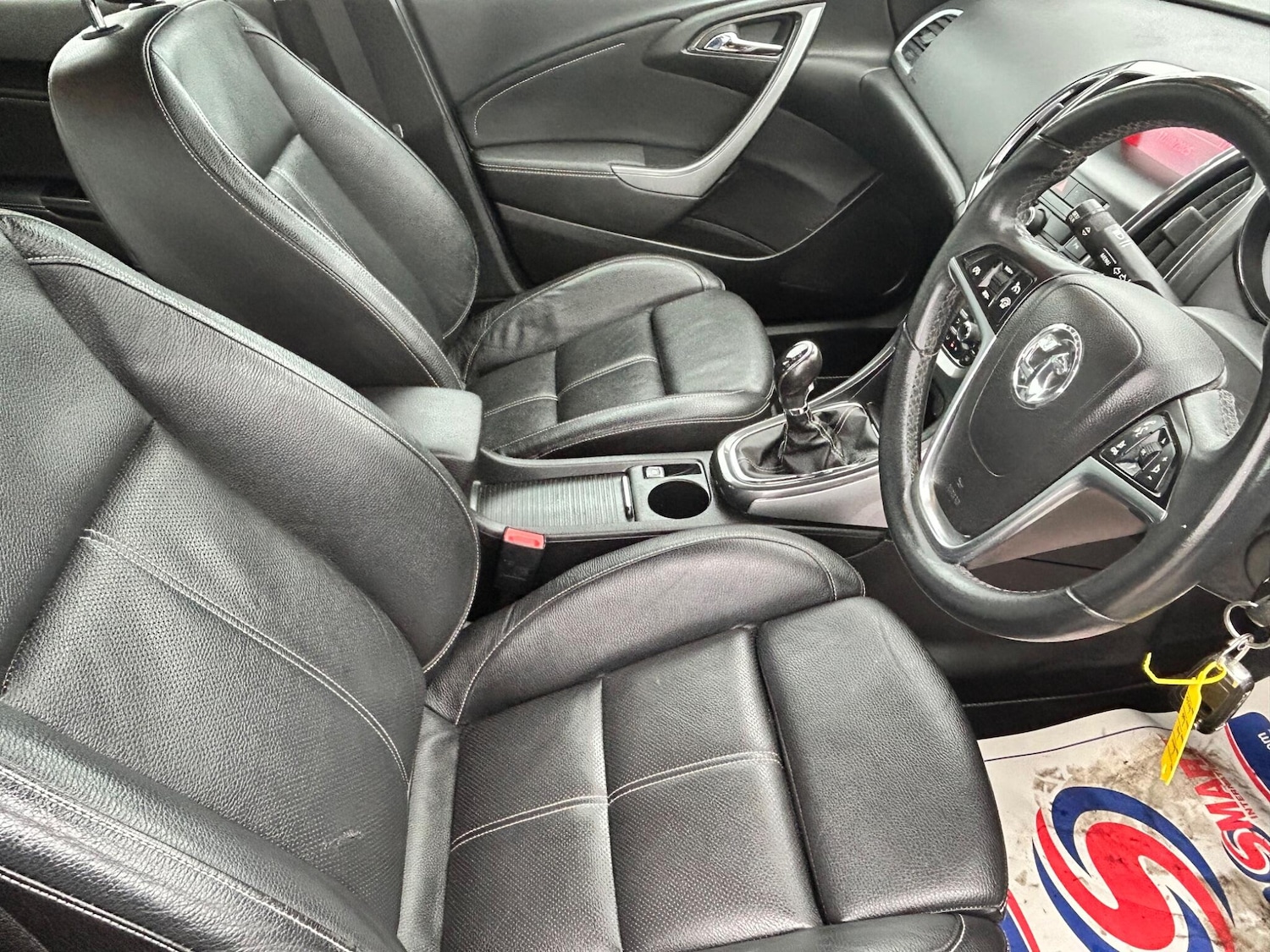 Used Vauxhall Astra 2013 for sale - 75964634: Photo 2