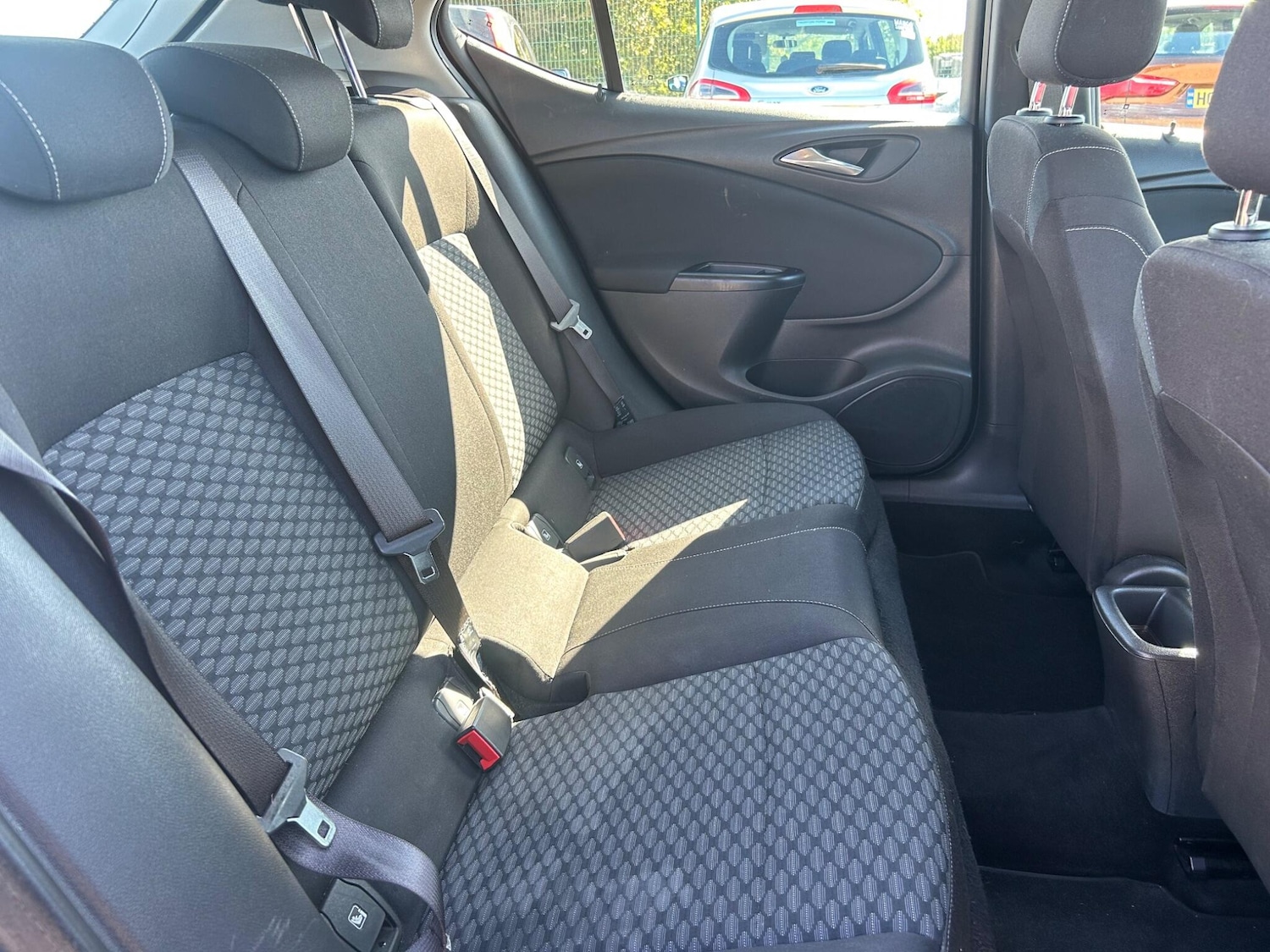 Used Vauxhall Astra 2015 for sale - 75769889: Photo 3