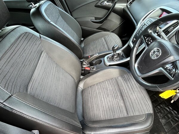 Used Vauxhall Astra 2016 for sale - 75291297: Photo 2