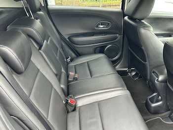 Used Honda HR-V 2017 for sale - 78070505: Photo