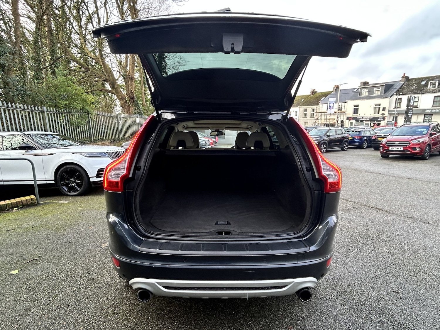 Used Volvo XC60 2011 for sale - 77516250: Photo 17