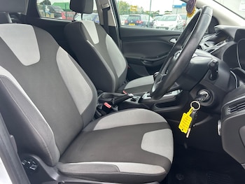 Used Ford Focus 2013 for sale - 76071675: Photo 2