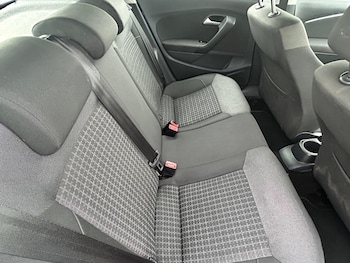 Used Volkswagen Polo 2015 for sale - 76388179: Photo