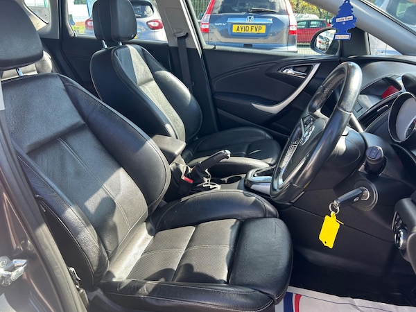 Used Vauxhall Astra 2013 for sale - 76200416: Photo 2