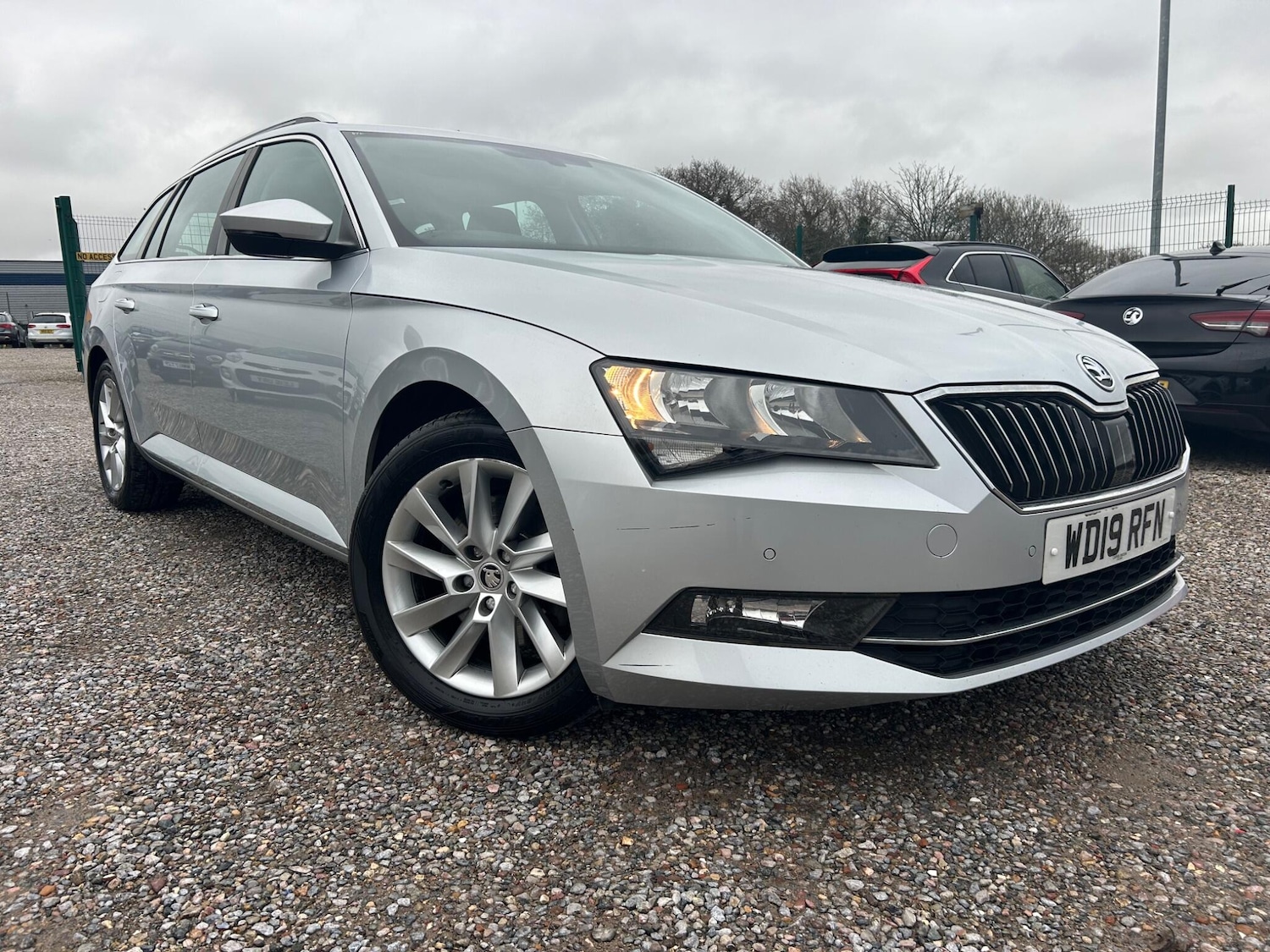 Used Skoda Superb 2019 for sale - 76613145: Photo 1