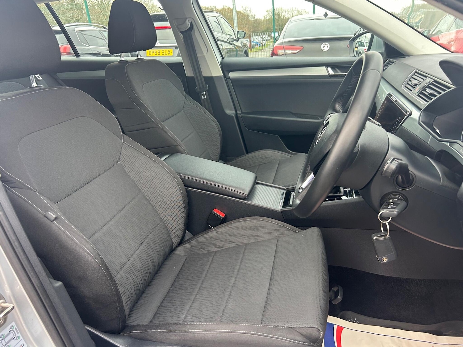 Used Skoda Superb 2019 for sale - 76613145: Photo 2