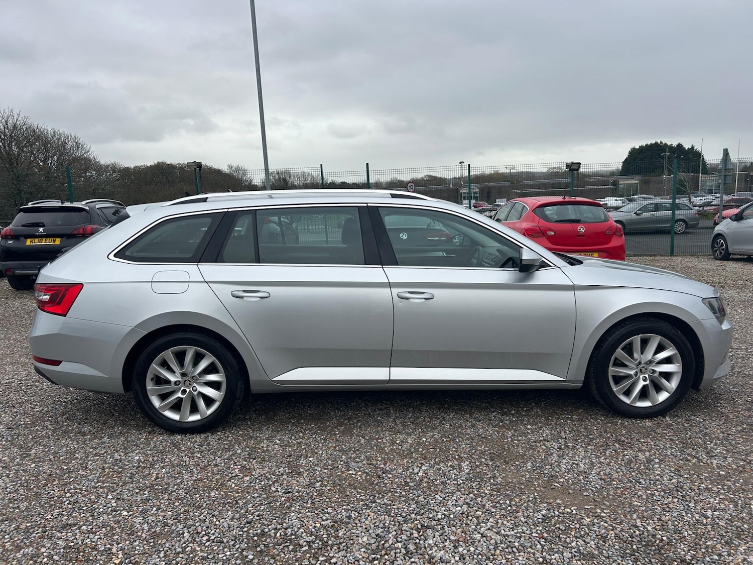Used Skoda Superb 2019 for sale - 76613145: Photo 7