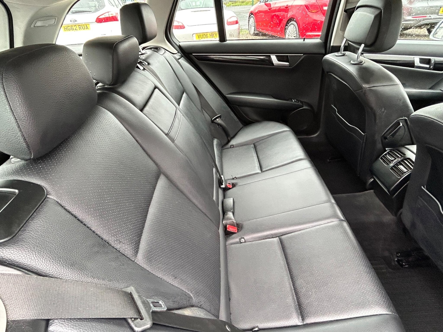 Used Mercedes-Benz C Class 2014 for sale - 75949555: Photo 3