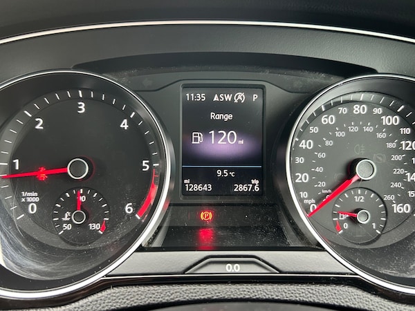 Used Volkswagen Passat 2016 for sale - 76012132: Photo 4
