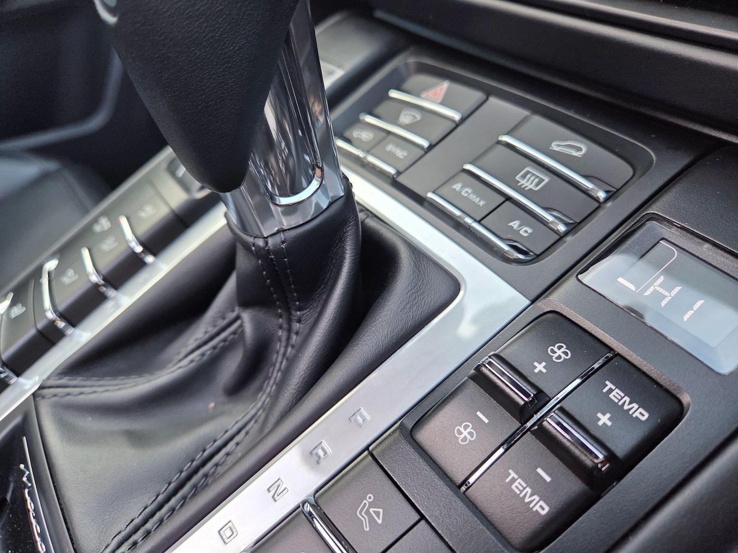 Used Porsche Macan 2019 for sale - 77427635: Photo 31