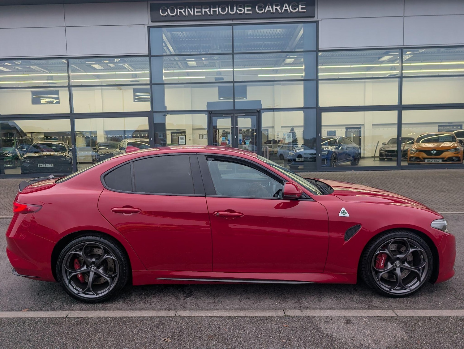 Used Alfa Romeo Giulia 2017 for sale - 77427612: Photo 2